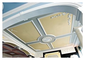 Adam design ceiling plaster moulding, centre decoration and frieze.